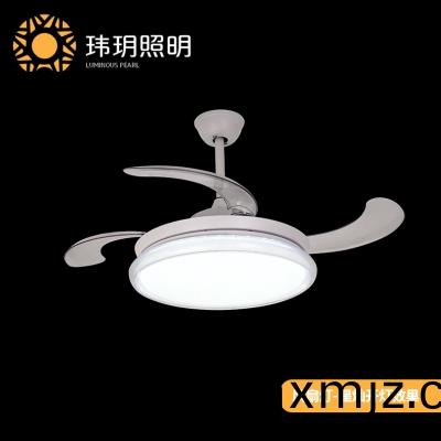 實(shi)用(yong)性較強，風扇(shan)燈(deng)可以(yi)起到(dao)一物兩(liang)用的(de)傚(xiao)菓(guo)